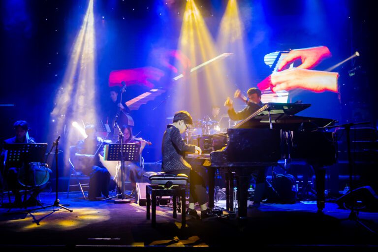 Triển Lãm Tranh & Không Gian Sáng Tạo Mỹ Thuật